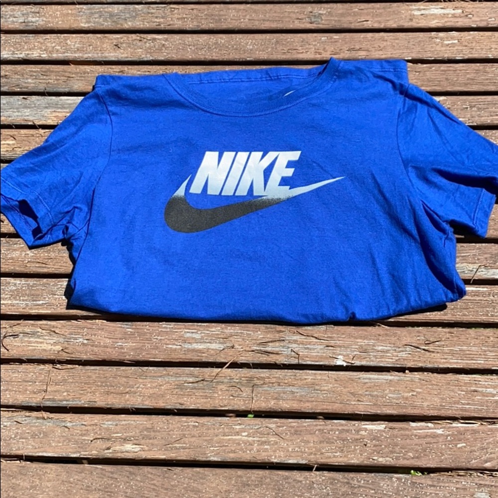 Nike athletic tee